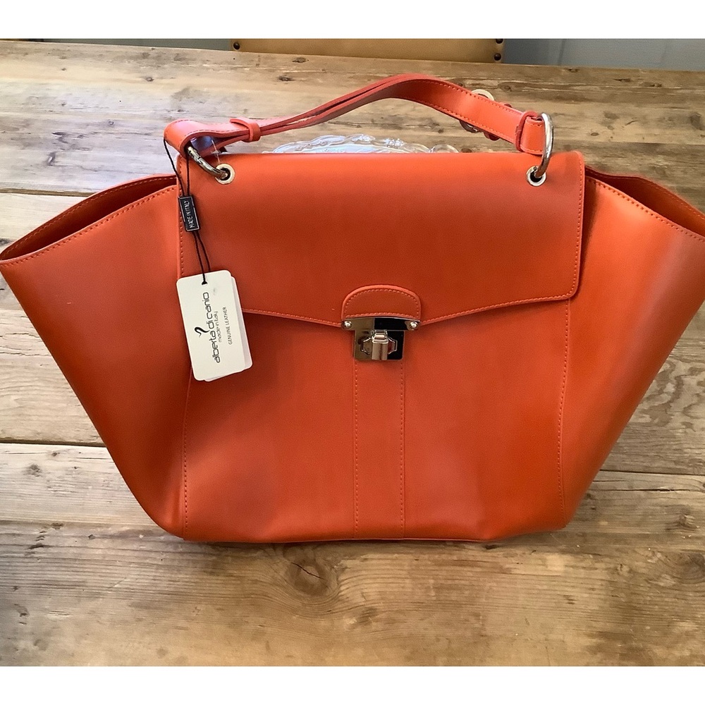 Alberta di Canio leather large bag Mantova zuca